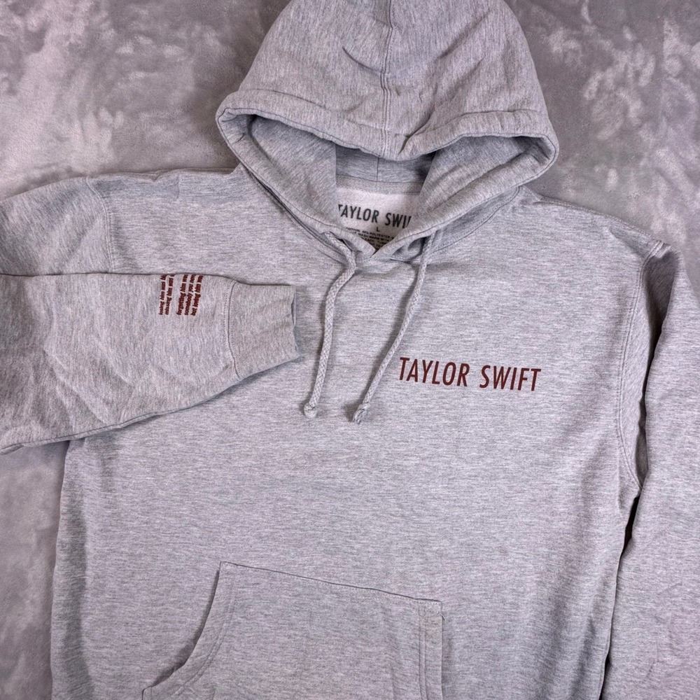 Taylor Swift Red Taylor's Version Hoodie Grey Maroon Graphic Lyric Sleeve Large*